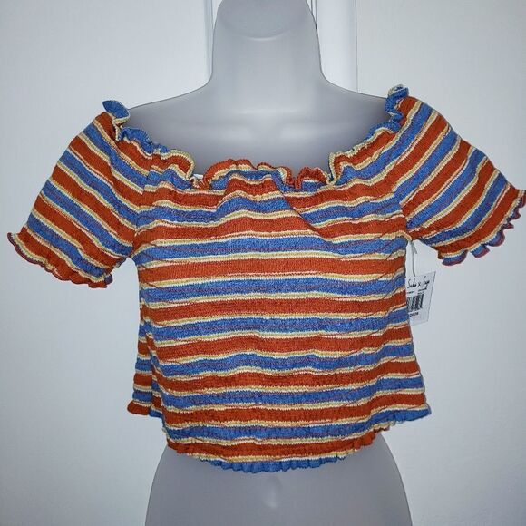 Sadie & Sage Off-The-Shoulder Cropped Pull… - Picture 1 of 7